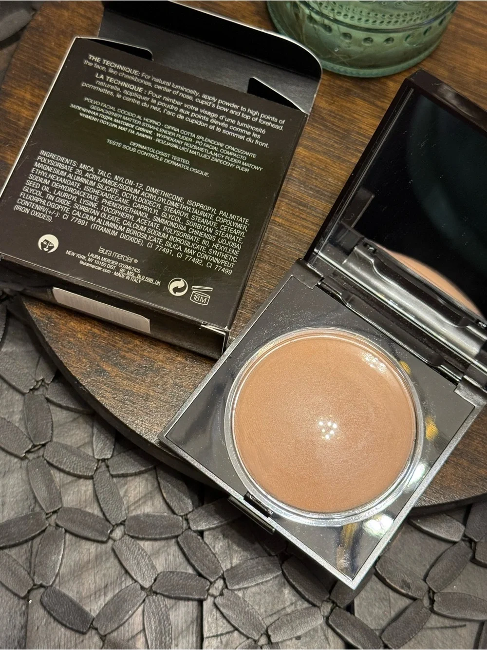 laura mercier Matte Radiance Baked Powder – Warm Beige